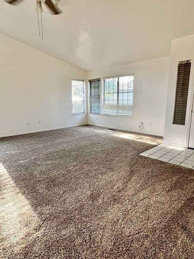 Building Photo - 3572 Sunnybrook Ct