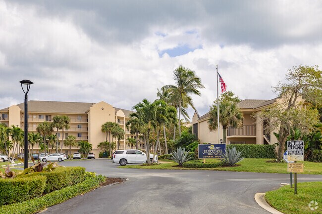 Building Photo - Jupiter Bay East