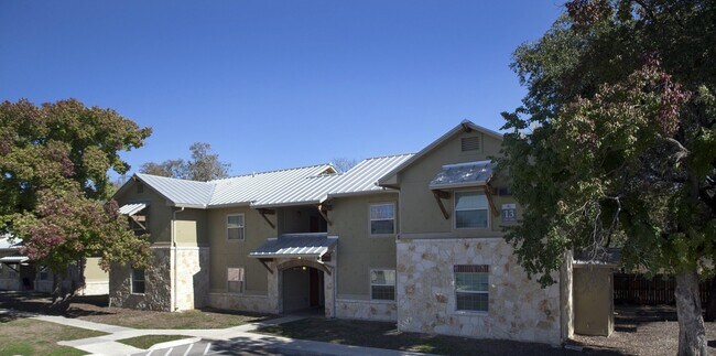 Foto del edificio - 779 W Mayfield Blvd
