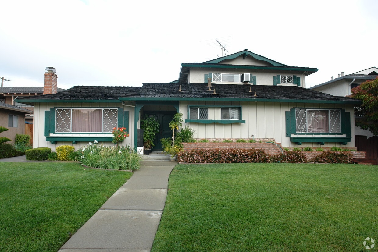 Foto del edificio - 1355 Saratoga Ave