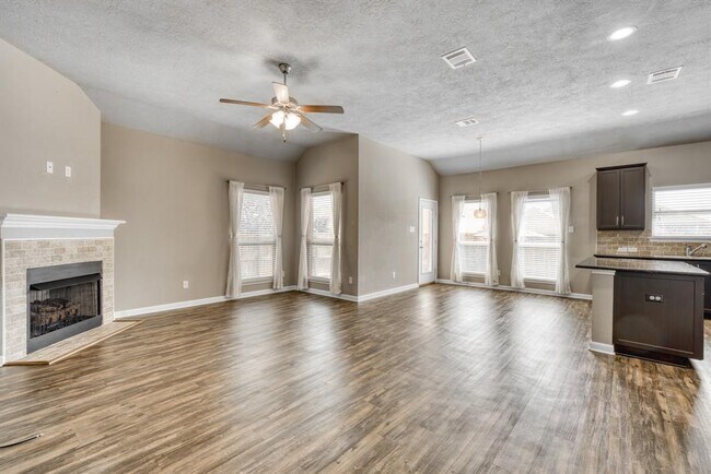 Building Photo - 4205 Shallow Creek Ct