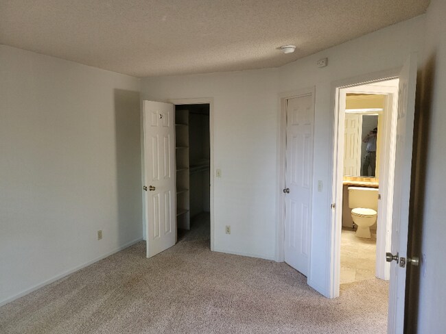 Building Photo - 3839 Weaver Ave