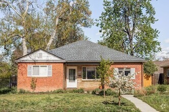 Building Photo - 1610 Xanthia St
