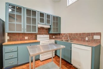 Building Photo - 5311 Palmetto St