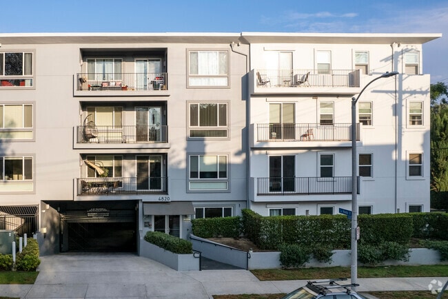 Building Photo - 4820 Bellflower Ave