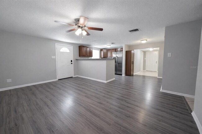 Foto del edificio - 307 W Woodlawn Ave