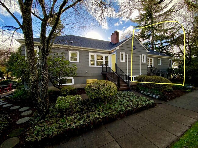 Building Photo - 210 E 3rd Ave