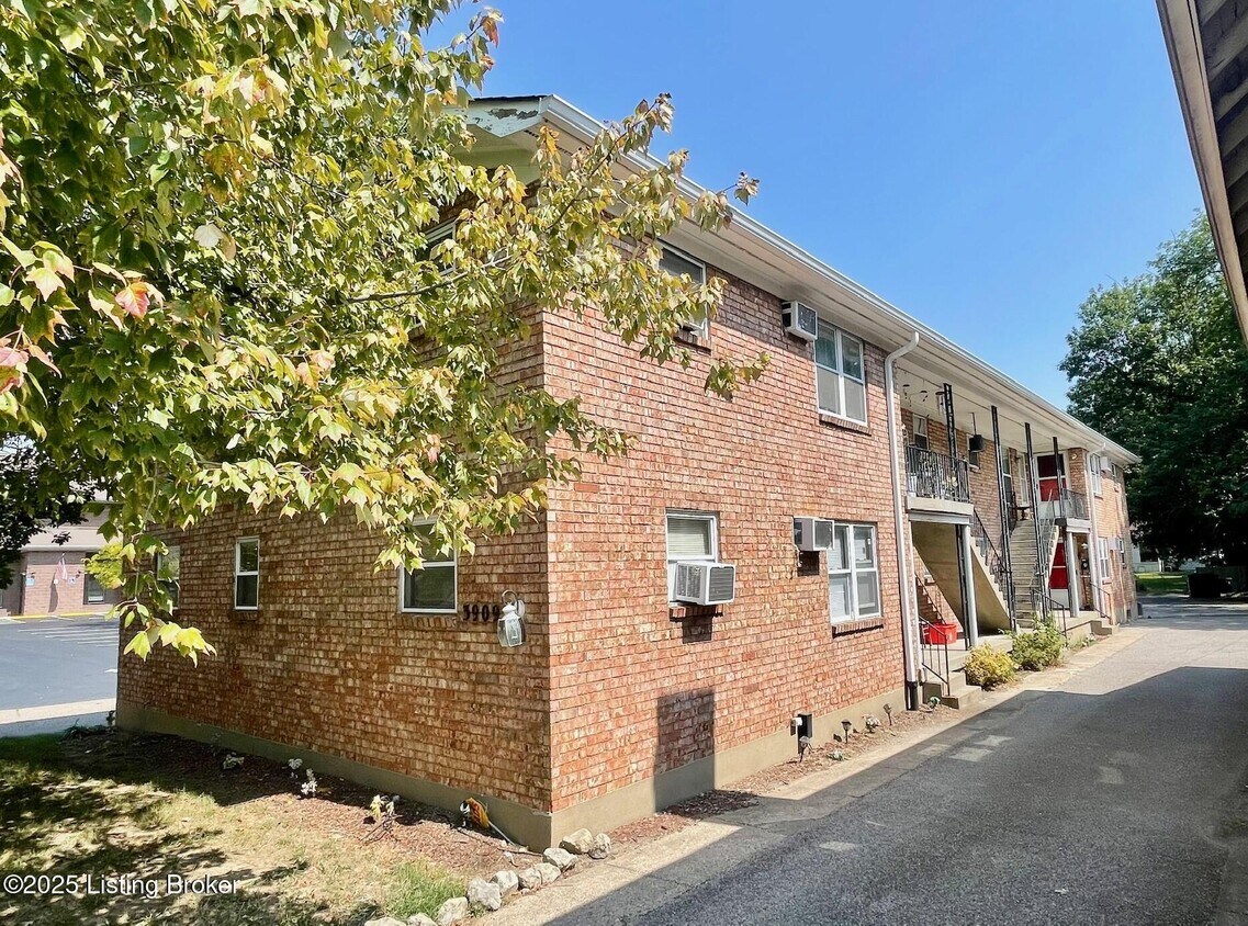 Foto principal - 3909 S 3rd St