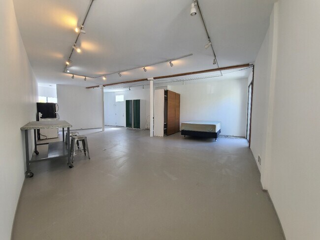 Building Photo - 2444 2nd St