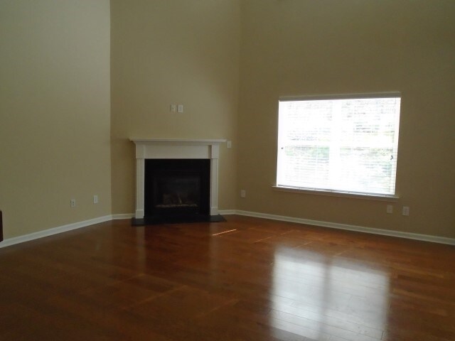 Foto del edificio - 211 Brookhaven Ct