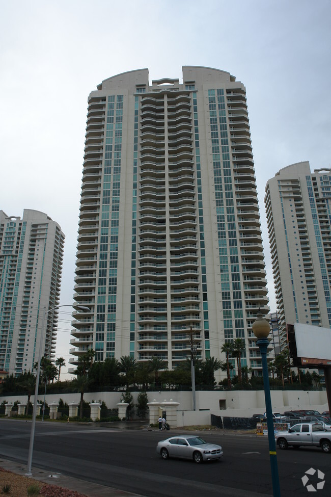 Foto del edificio - Turnberry Place