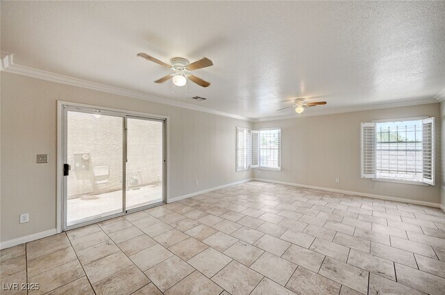 Foto del edificio - 1144 Black Cherry St
