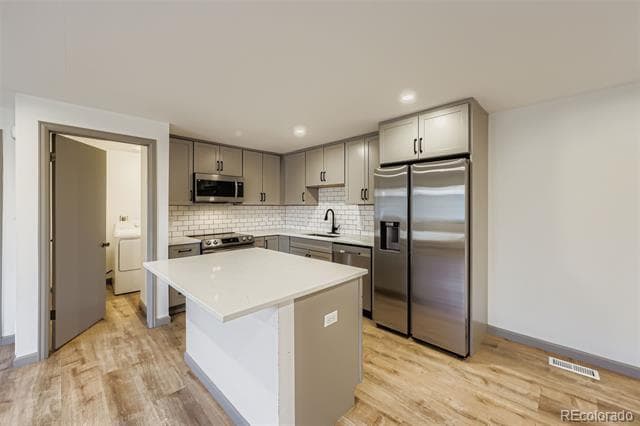 Foto del edificio - 3745 Benton St