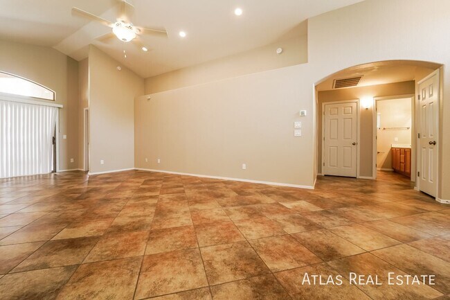 Foto del edificio - 1486 W Sand Pebble Dr