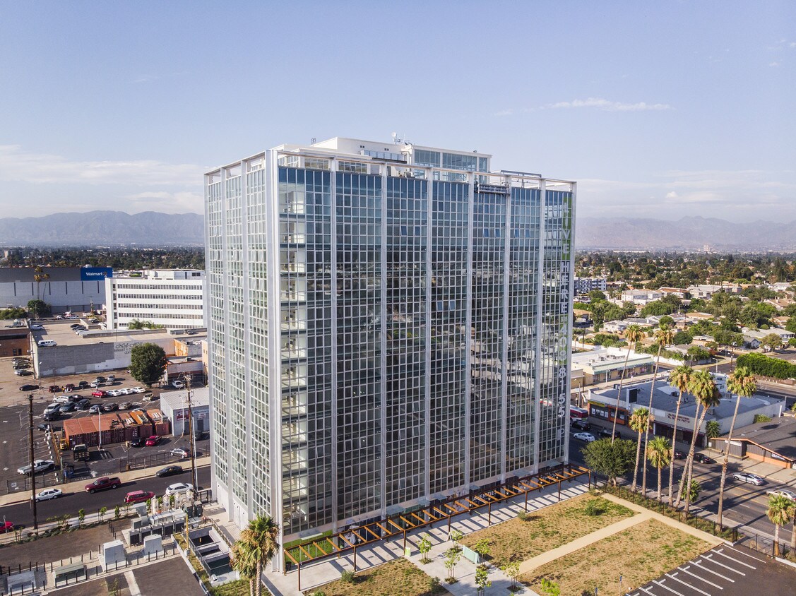 Panorama Tower Apartments Van Nuys, CA