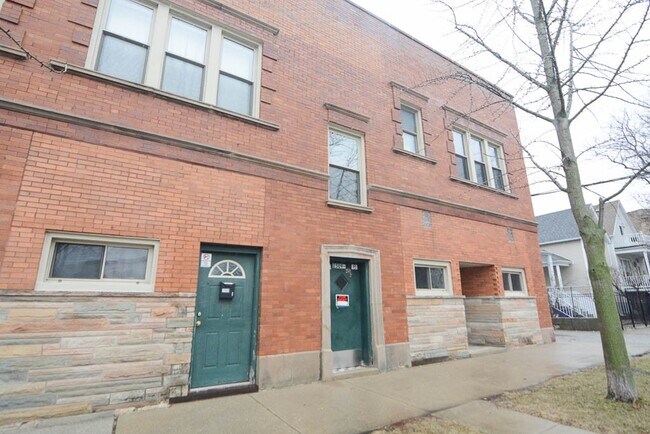 Building Photo - 2515 W Winona St