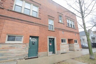 Building Photo - 2515 W Winona St