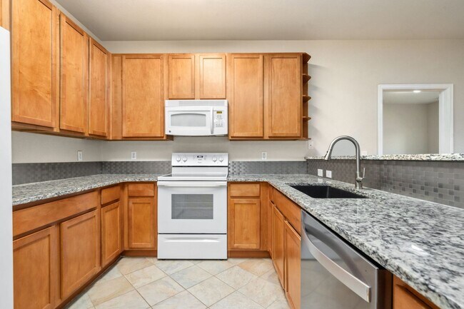 Building Photo - 4665 Hahn's Peak Dr