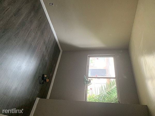 Foto del edificio - 5243 Lindsey Ave
