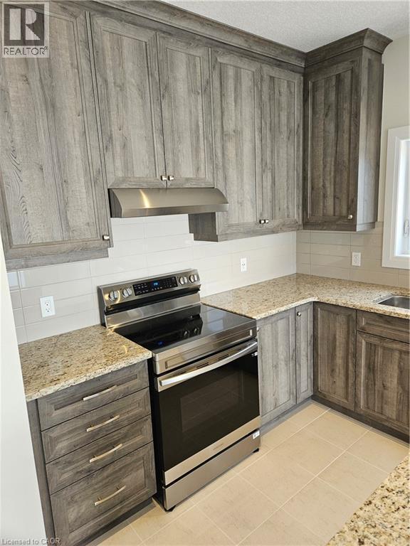 Building Photo - 576 Balsam Poplar St