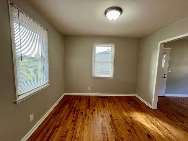 Foto del edificio - 3 Bedroom, 2 Bath Ranch located in Guilfor...