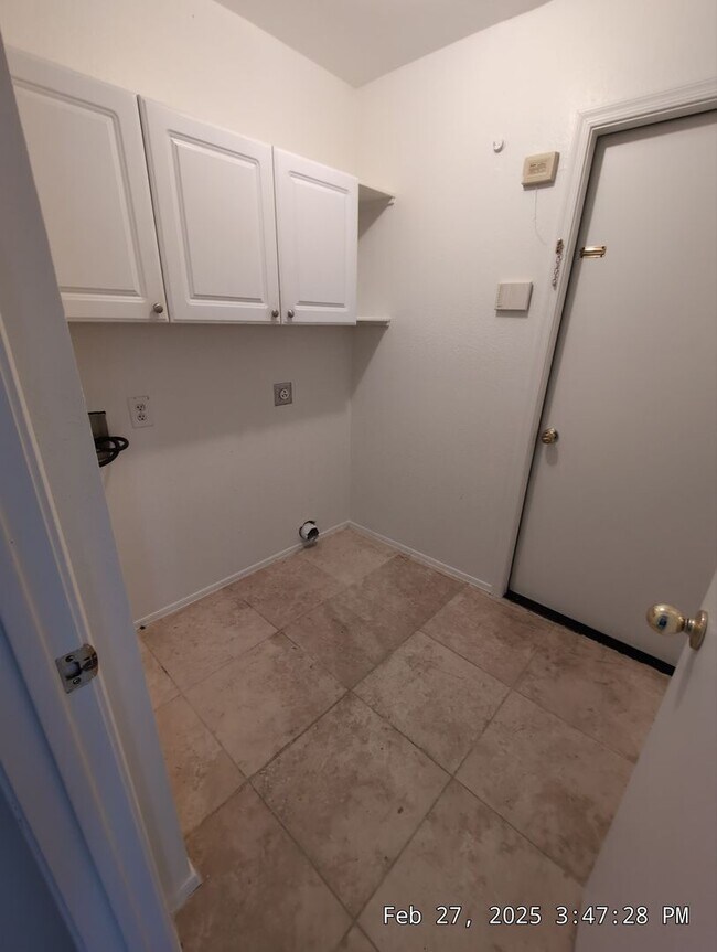 Foto del edificio - Welcome to your new cozy, immaculate and spacious home!