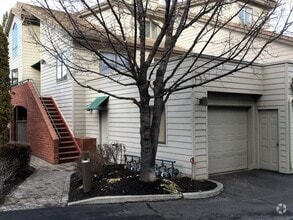 Building Photo - 15 NW Portland Ave