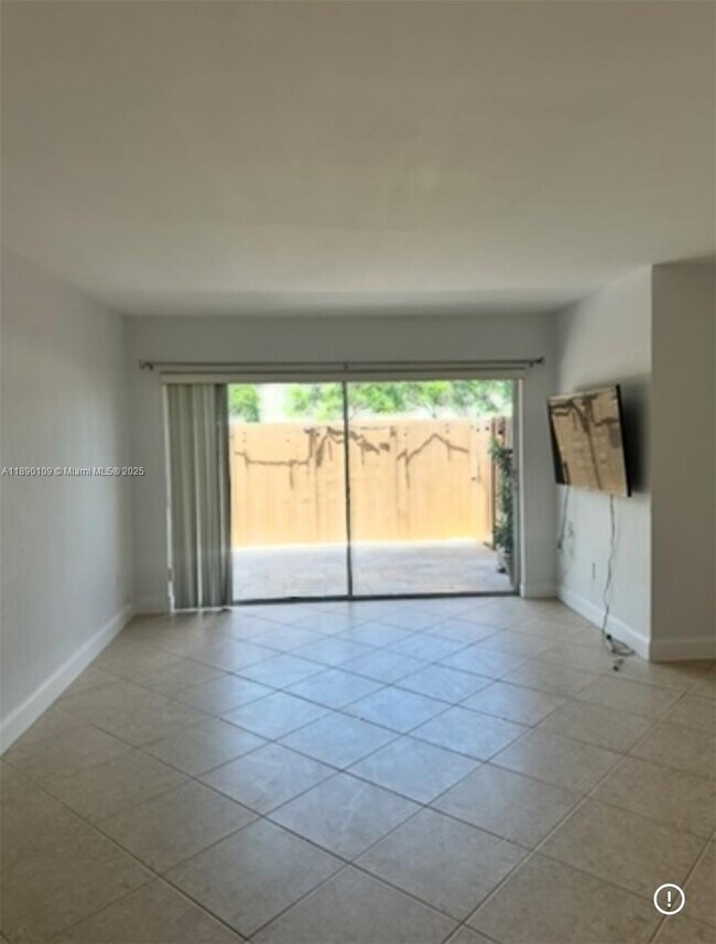 Foto del edificio - 4240 NW 79th Ave