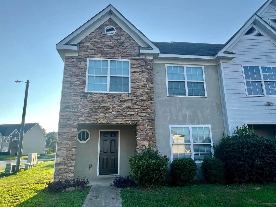 829 Store House Ct, Monroe, GA 30655 Townhome Rentals in Monroe GA