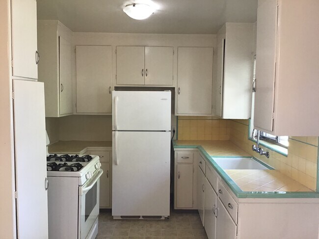 Kitchen - 522 Chestnut St