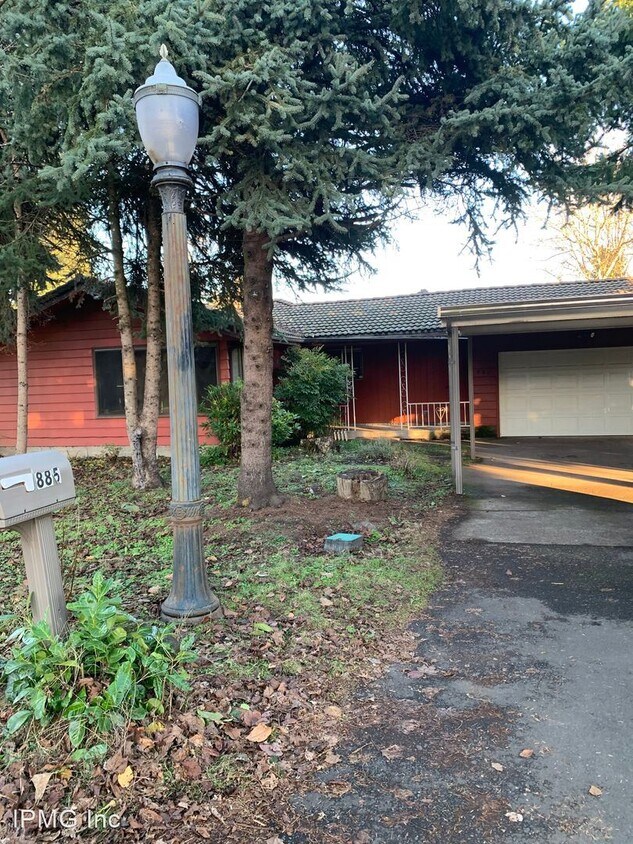 Primary Photo - 4 br, 2 bath House - 885 Aspen