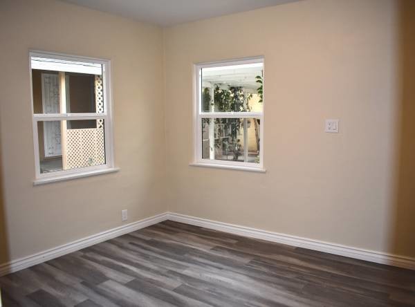 Building Photo - 1123 Coronel St