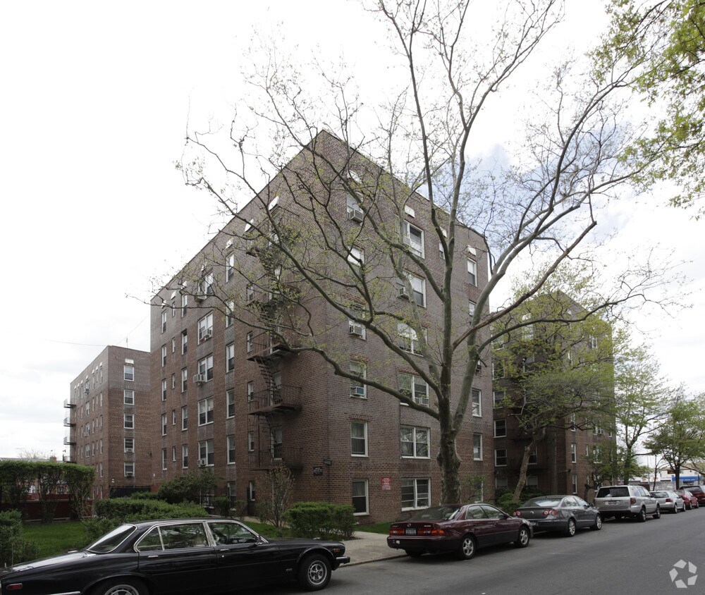 Building Photo - Alpine Apartments