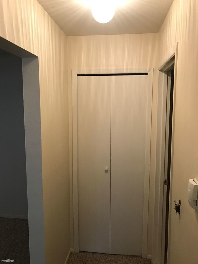 Building Photo - 2 br, 1 bath Apartment - Rochester Ludlow