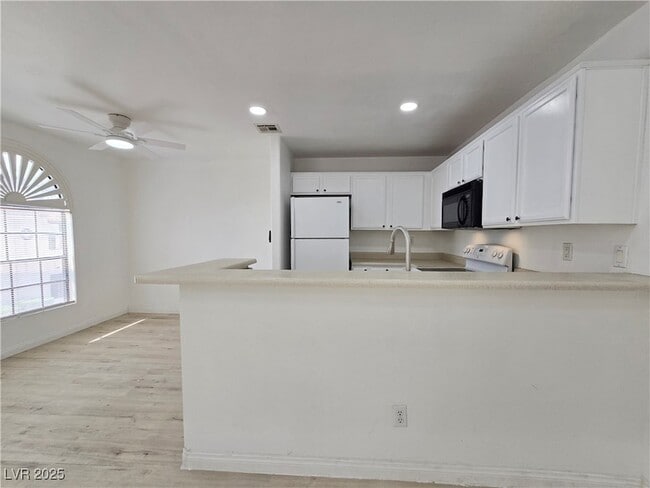 Building Photo - 2972 Juniper Hills Blvd