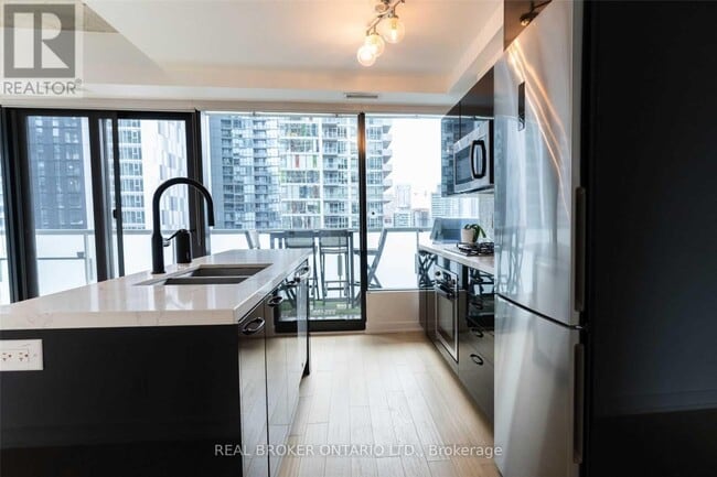 Building Photo - 11 Charlotte St