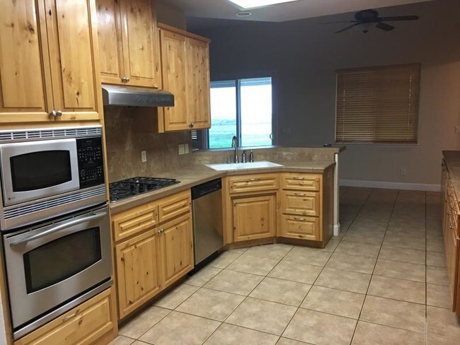 Foto del edificio - 9774 Spring Valley Rd