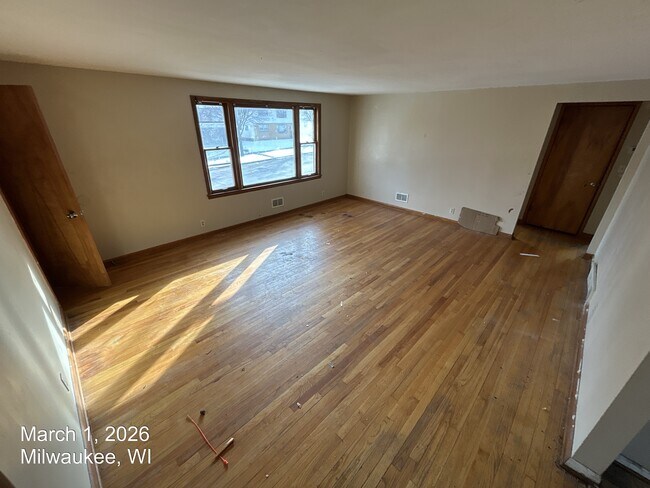 Foto del edificio - 8002 W Villard Ave