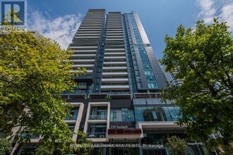 Building Photo - 225 Sumach St