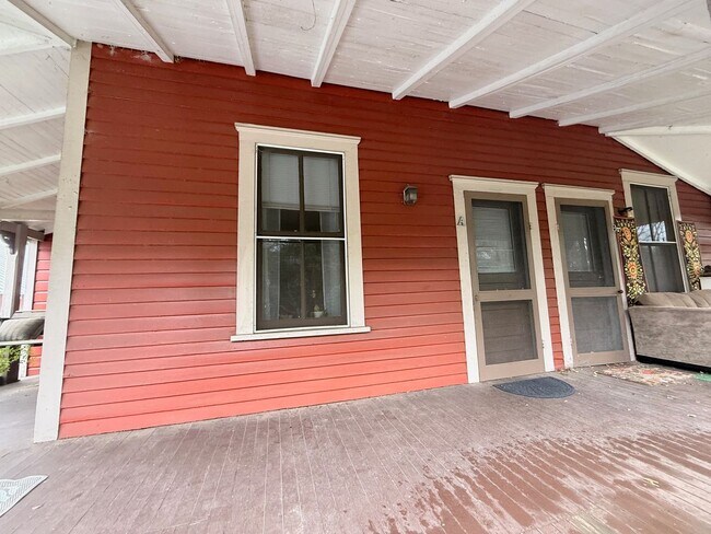 Building Photo - 153 Barrow St