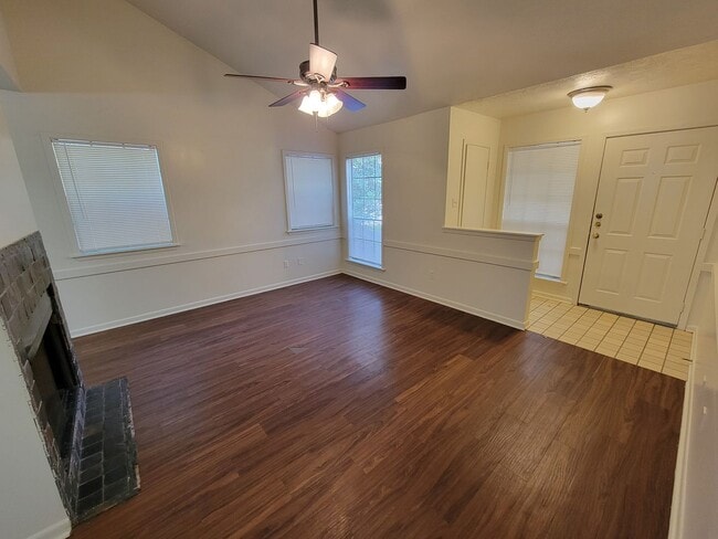 Building Photo - College Station -   2 bedroom / 2 bath Tow...