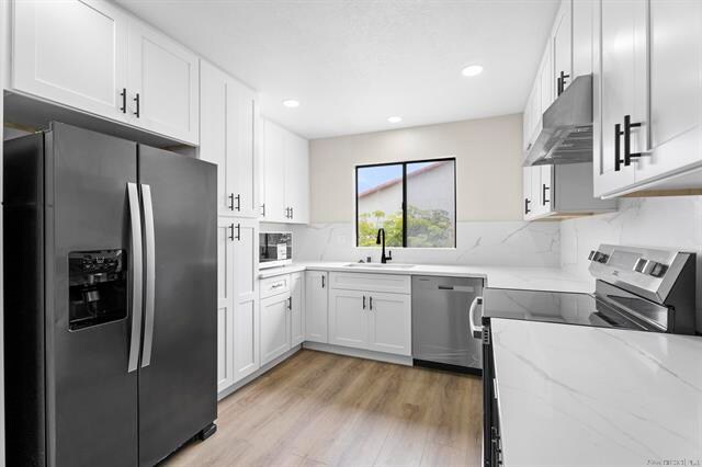 Building Photo - 3878 La Jolla Village Dr