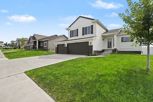 Building Photo - Beautiful Bellevue Home Close to Offutt AFB