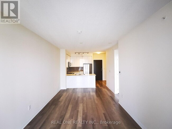 Photo du bâtiment - 5033 Four Springs Ave