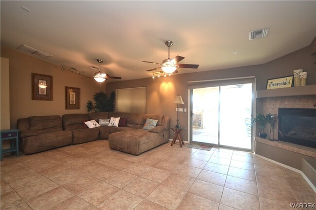 Building Photo - 6079 Bella Vista Dr