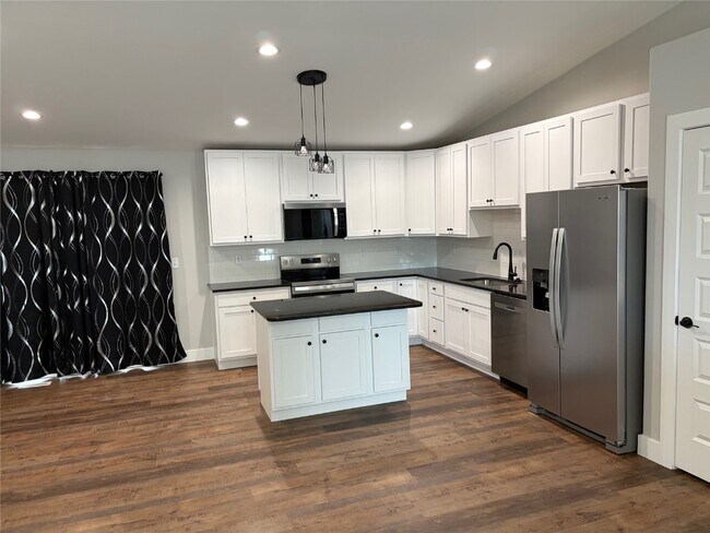 Foto del edificio - 1158 Marathon Dr