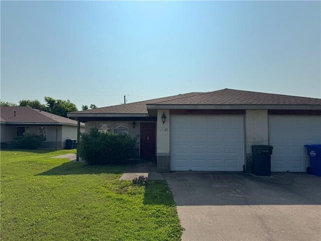 Building Photo - 1709 S 11th Pl