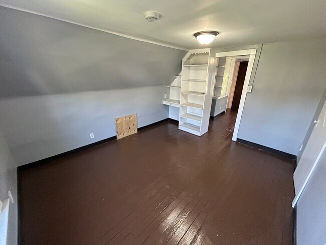 Foto del edificio - 11220 Primrose Ave