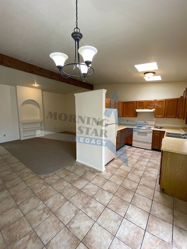 Foto del edificio - Updated 2 bed townhouse - Available Now!