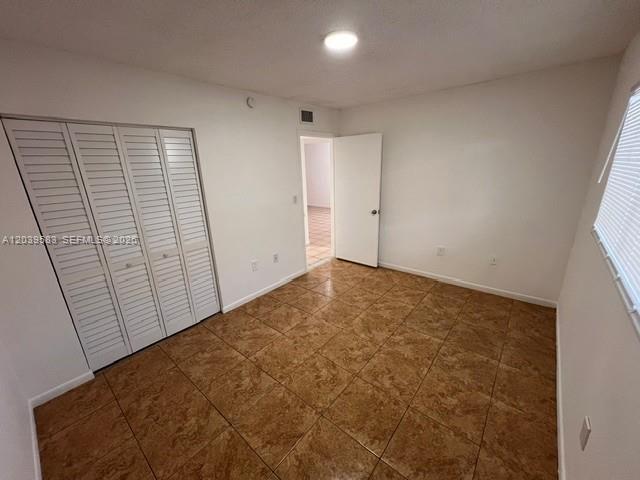 Foto del edificio - 2690 W 76th St